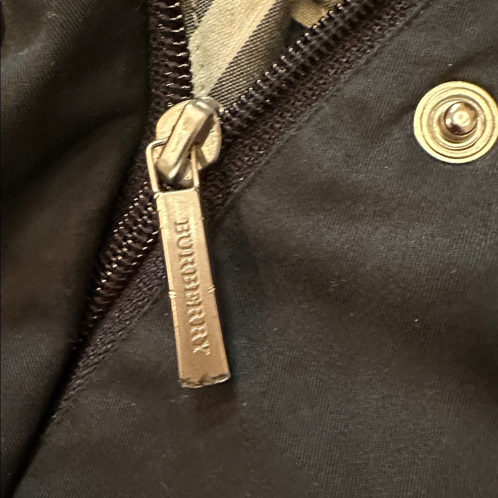 Burberry black coat with plaid quilted removable Interior - Picture 8 of 16